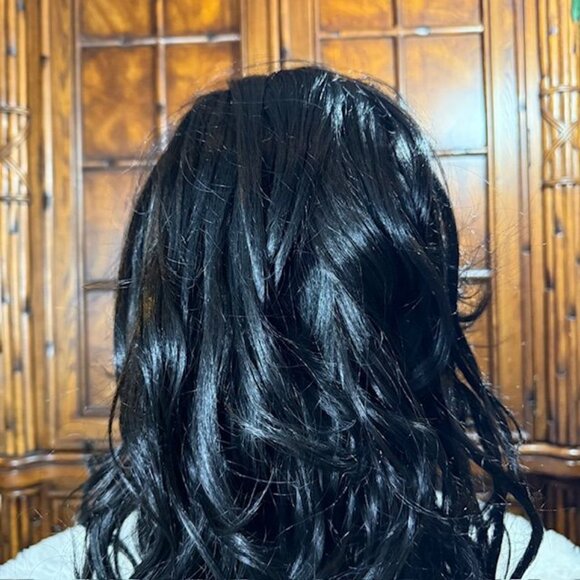 Nix & Nox Swiss Lace Futura 25" FLW-Venus Color 1B Wavy No Glue! Synthetic Wig - Picture 14 of 16